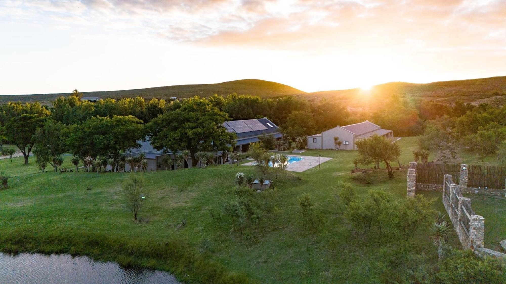 Swartberg Private Game Lodge 奥茨胡恩 外观 照片