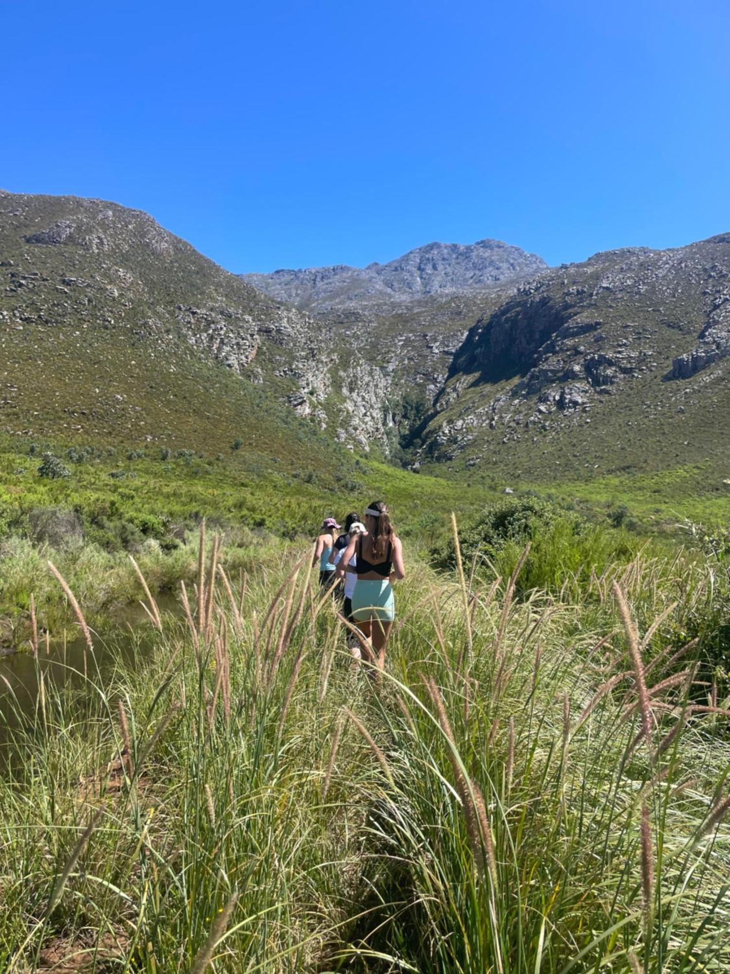 Swartberg Private Game Lodge 奥茨胡恩 外观 照片
