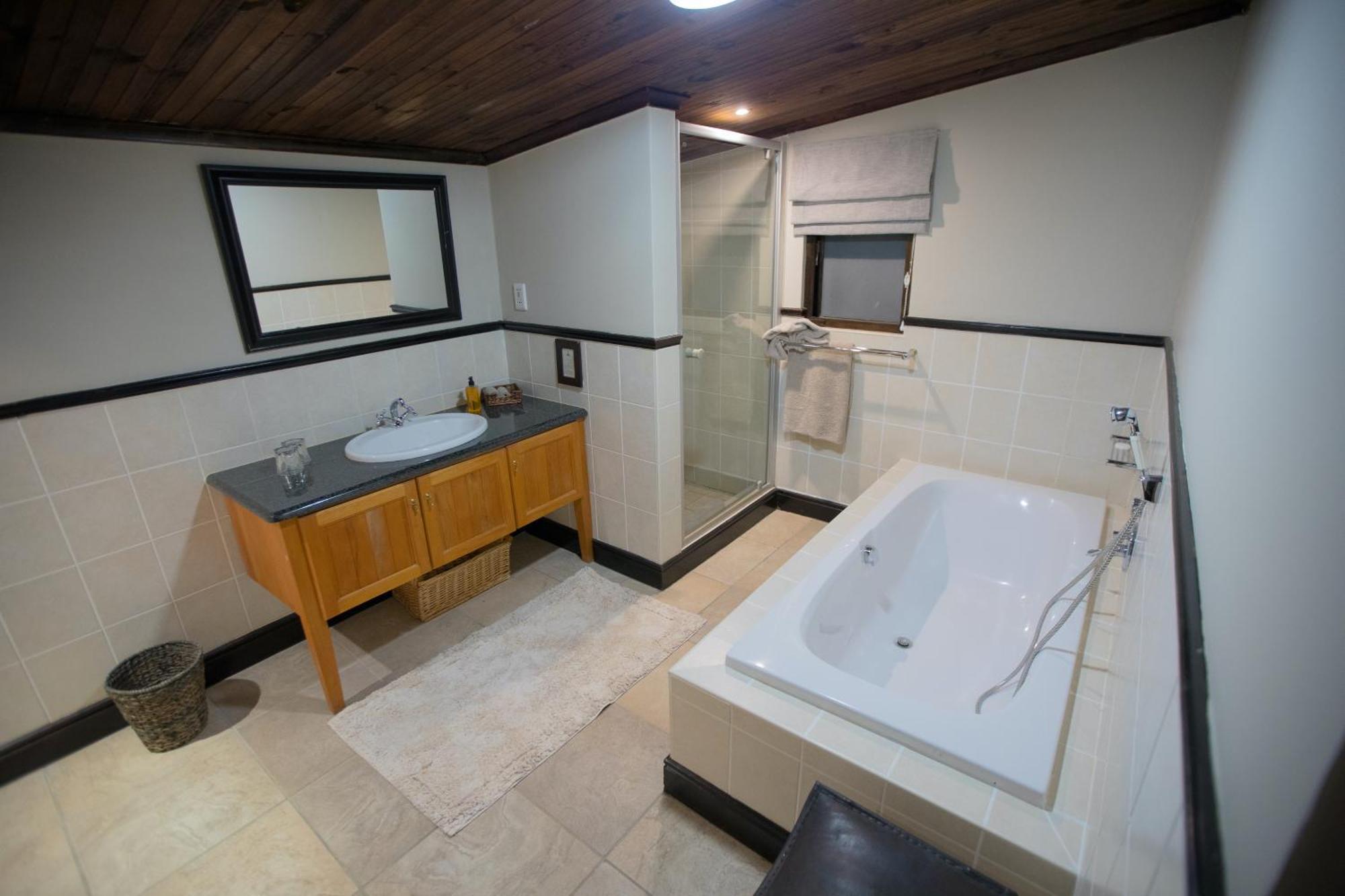 Swartberg Private Game Lodge 奥茨胡恩 外观 照片
