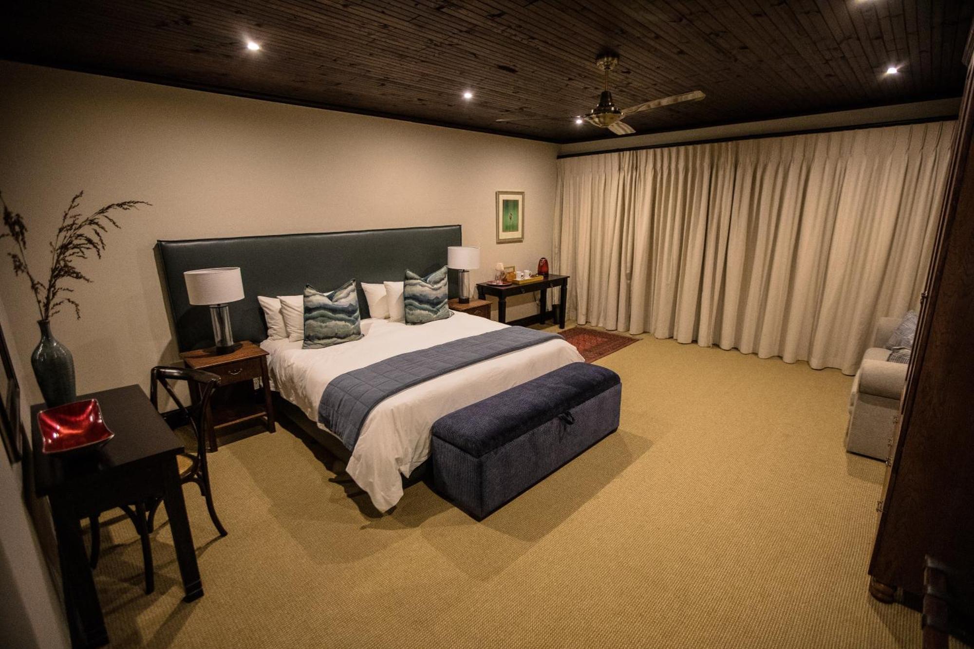 Swartberg Private Game Lodge 奥茨胡恩 外观 照片