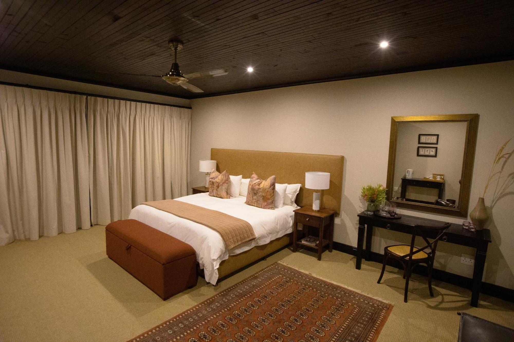 Swartberg Private Game Lodge 奥茨胡恩 外观 照片